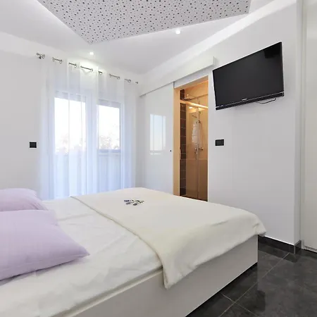 Ledinko Villa *